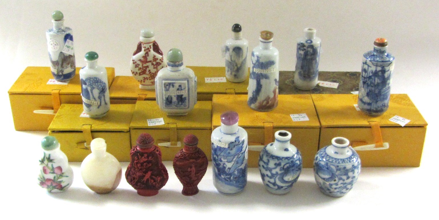 Appraisal: A group of fifteen Chinese snuff bottles th th century