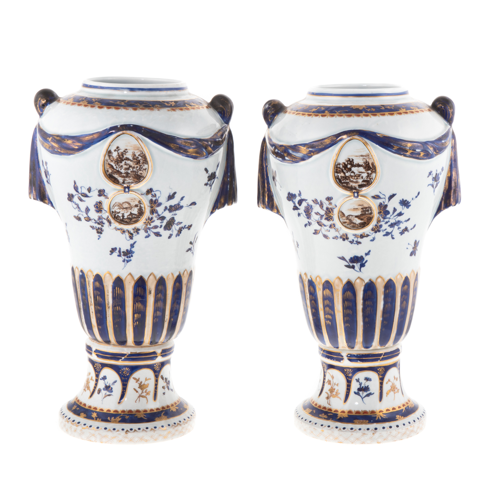 Appraisal: A PAIR OF SAMSON CHINESE EXPORT STYLE URNS Fourth quarter-