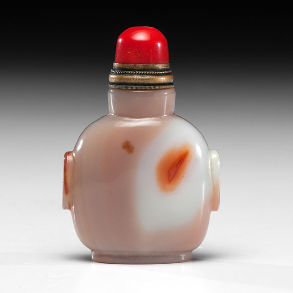 Appraisal: Chinese th century A shadow agate snuff bottle with handles