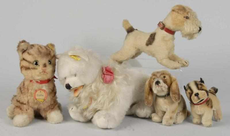 Appraisal: Lot of Steiff Cats Dogs Description Cosy Blanko with turning