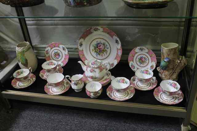 Appraisal: A ROYAL ALBERT LADY CARLYLE ' piece tea set' Sylvac