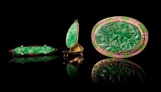 Appraisal: Three Jadeite and Yellow Gold Mounted Articles Length of largest