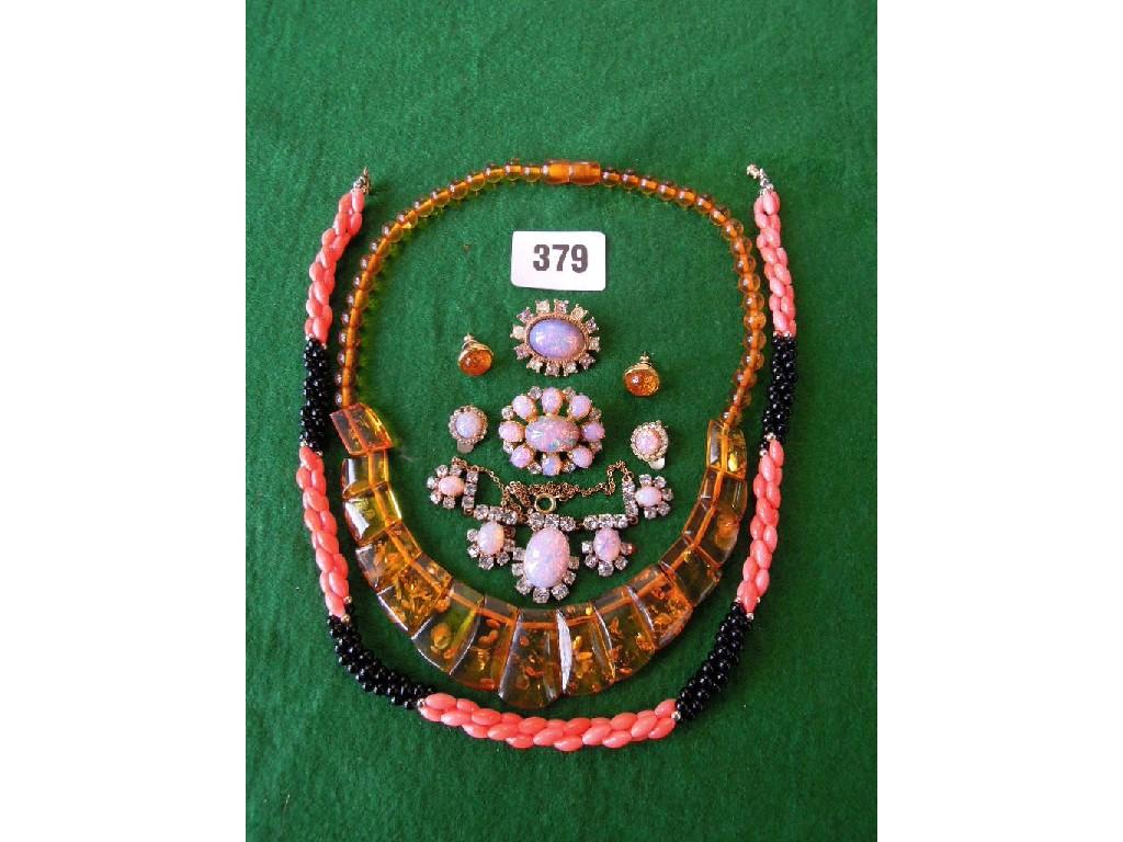 Appraisal: Costume jewellery including a coral style necklace amber style necklace