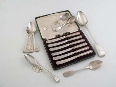 Appraisal: Mixed flatware a cased set of modern tea knives stainless