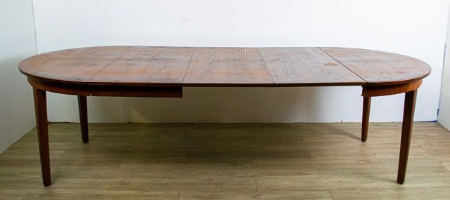 Appraisal: Danish Modern Dining Table L With Leaves X W X