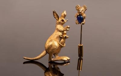 Appraisal: An Australian yellow metal brooch in the form of a