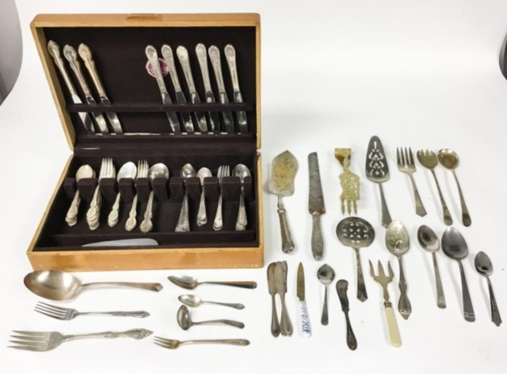 Appraisal: SILVERPLATE FLATWARE SERVING PIECESIncluding partial Rogers flatware sets