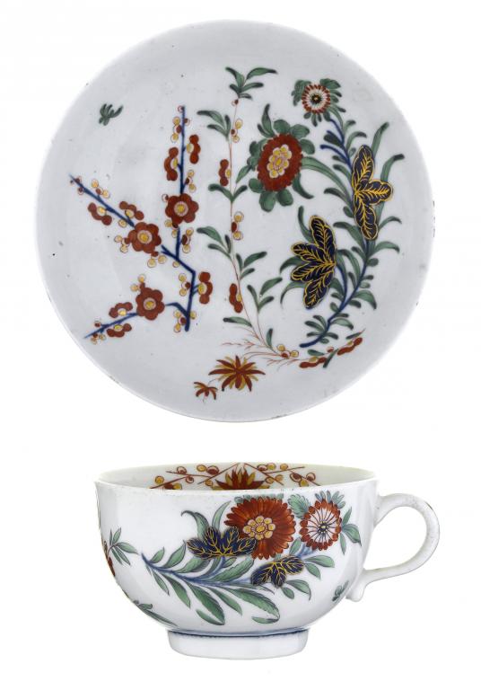 Appraisal: A FIRST PERIOD WORCESTER IMARI TEACUP AND SAUCER painted in