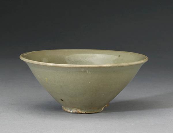 Appraisal: A small celadon stoneware bowl Northern Song Jin Dynasty Subtly