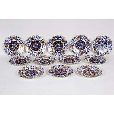 Appraisal: A set of twelve English porcelain plates painted in blue