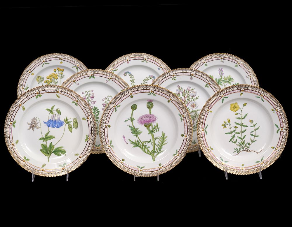 Appraisal: Flora Danica Dinner Plates Flora Danica dinner plates Potentilla Vahliana