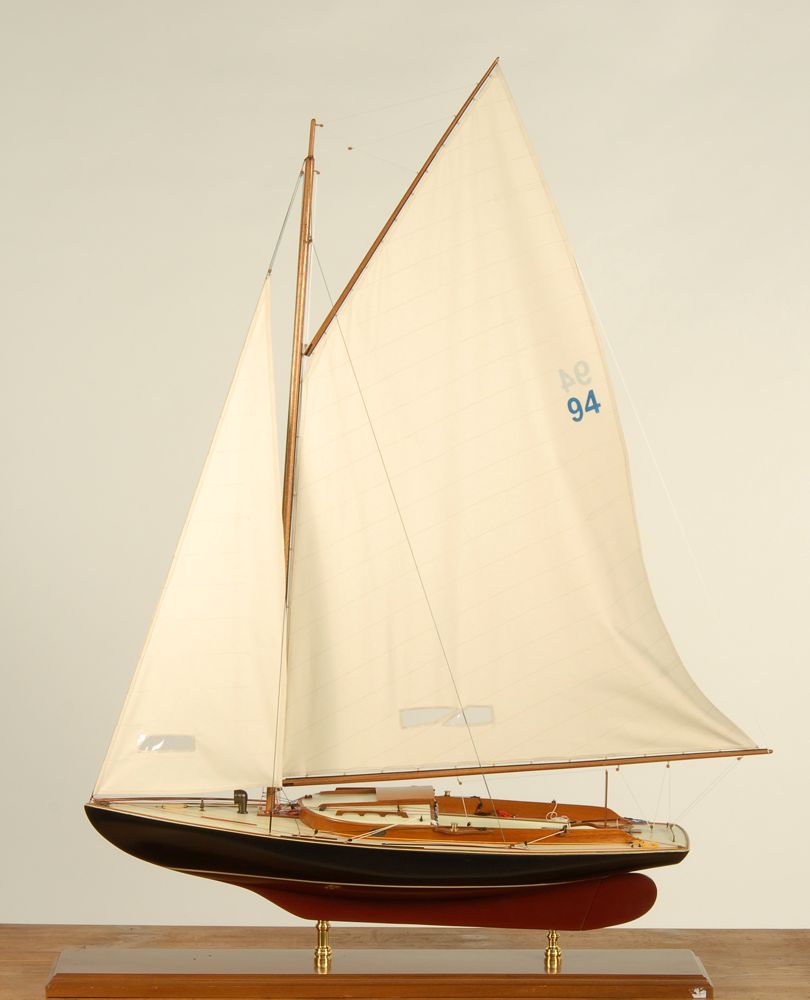 Appraisal: MODEL OF THE WIANNO SENIOR CLASS SAILBOAT VICTURAFinely stitched mainsail