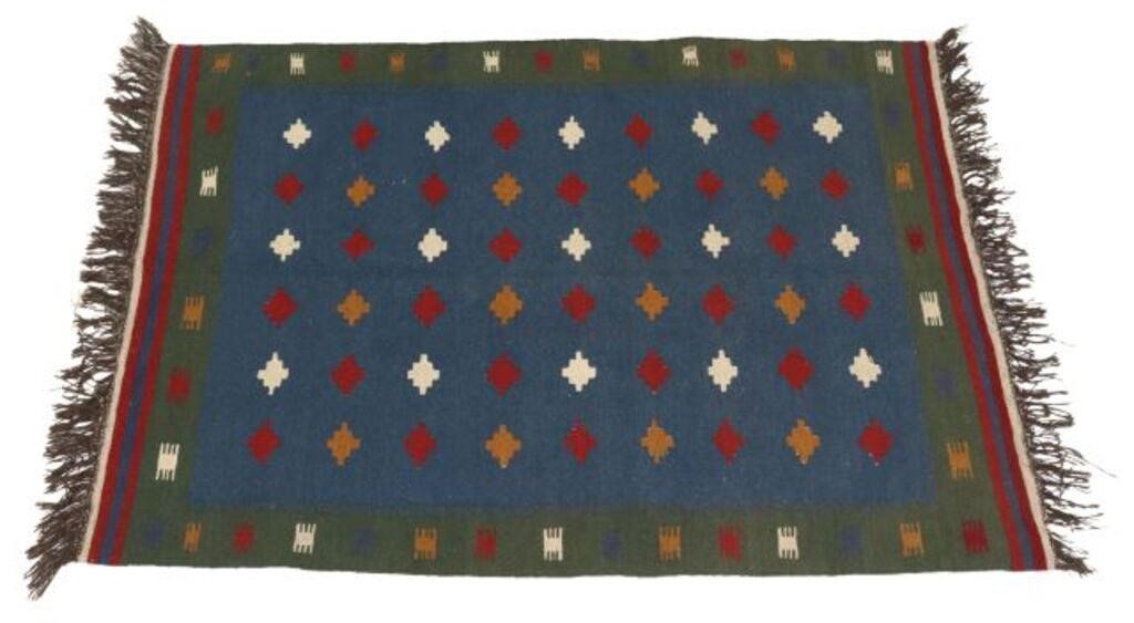 Appraisal: Hand-tied Persian Kilim rug approx 'l ' w Please Note