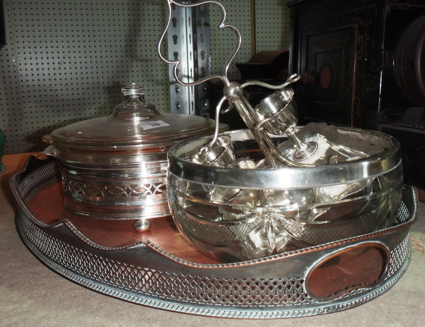 Appraisal: A quantity of silver plated wares including a salad bowl