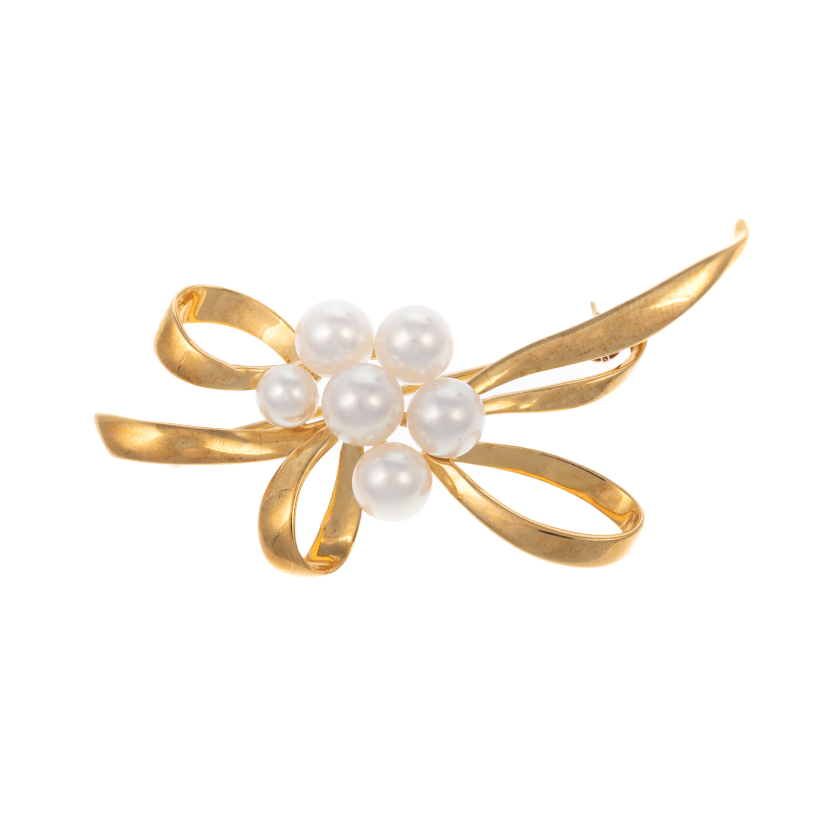 Appraisal: A MIKIMOTO PEARL RIBBON PIN IN K K yellow gold