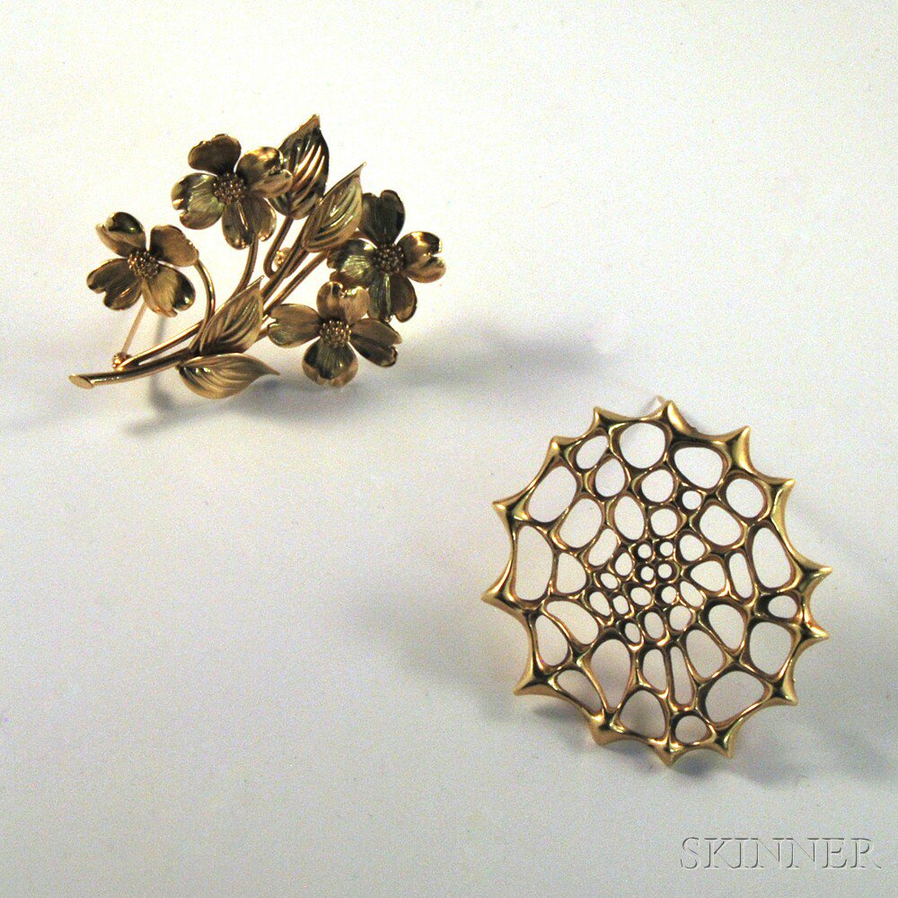 Appraisal: Two kt Gold Brooches a spider web-type and a bouquet