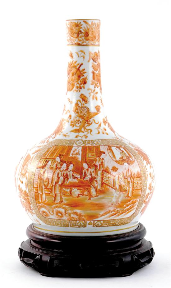 Appraisal: Chinese Export bottle-form vase circa elongated neck on bulbous body