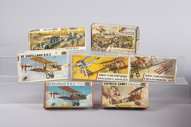 Appraisal: Lot of Revell WWI planes together with Airfix Dog Fight