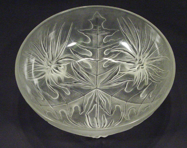 Appraisal: Verlys clear Art Deco glass bowl moulded with three flowers