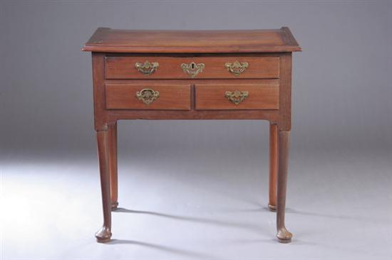 Appraisal: ENGLISH QUEEN ANNE WALNUT DRESSING TABLE th century With one