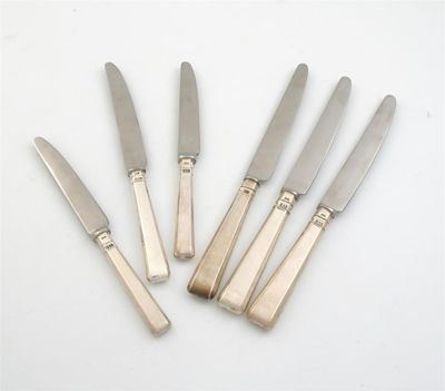 Appraisal: Twenty-two modern sides knives with squared off handles and seven