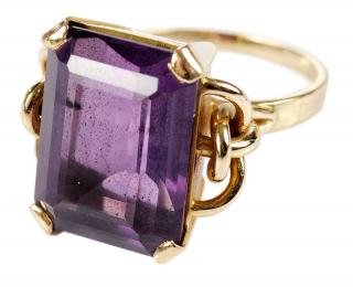 Appraisal: kt Amethyst Ring center emerald cut amethyst approx x mm