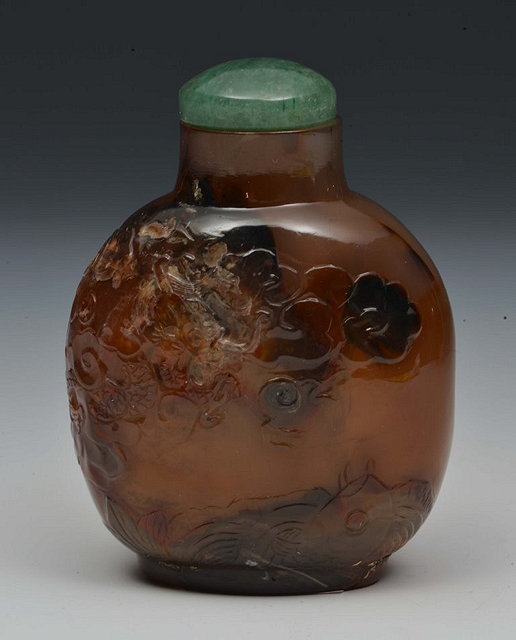 Appraisal: A CHINESE BROWN AND BLACK SPOTTED AGATE SNUFF BOTTLE of