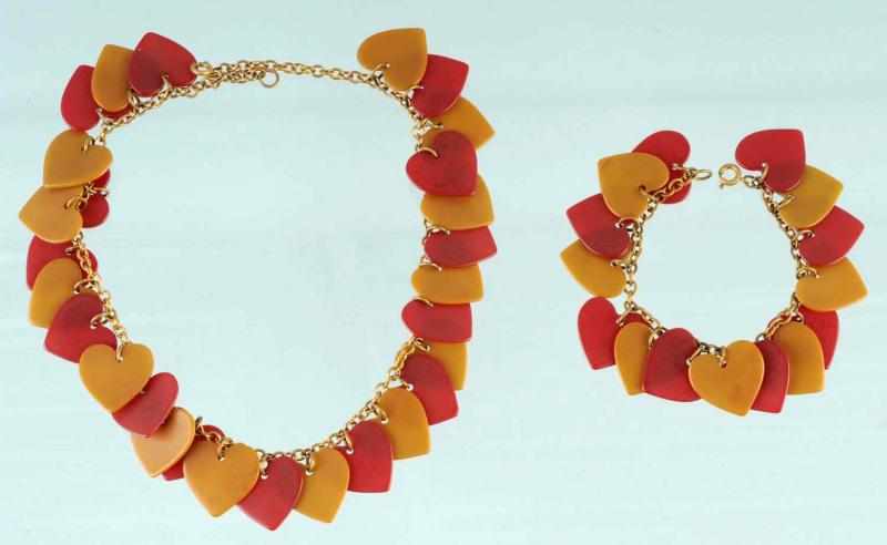 Appraisal: Bakelite Heart Necklace Matching Bracelet Condition Excellent Size Largest L