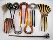 Appraisal: A mixed lot of hair combs and ornaments in various