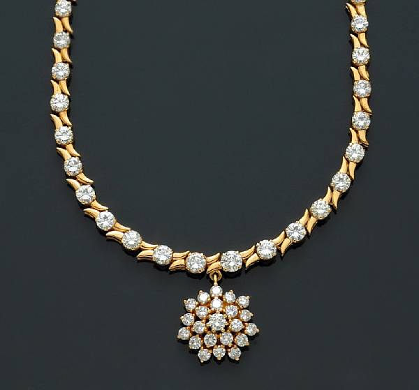 Appraisal: A diamond necklace estimated total diamond weight carats mounted in