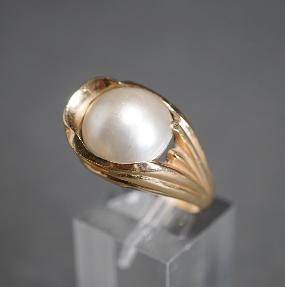 Appraisal: -KARAT YELLOW-GOLD AND MABE-PEARL RING GROSS DWT SIZE -Karat Yellow-Gold