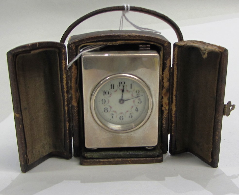 Appraisal: A silver rectangular cased carriage clock timepiece the keyless gilt