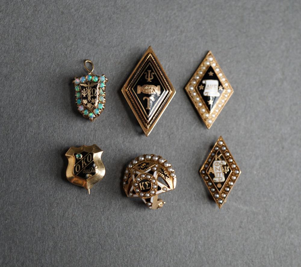 Appraisal: SIX TESTED -KARAT YELLOW-GOLD FRATERNITY AND SORORITY PINS GROSS DWTSix