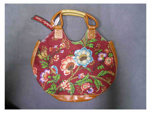 Appraisal: Isabella Fiore Russian Rose handbag with Jessica round handle floral