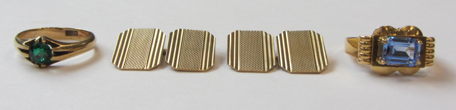 Appraisal: A pair of ct gold cut cornered rectangular cufflinks with