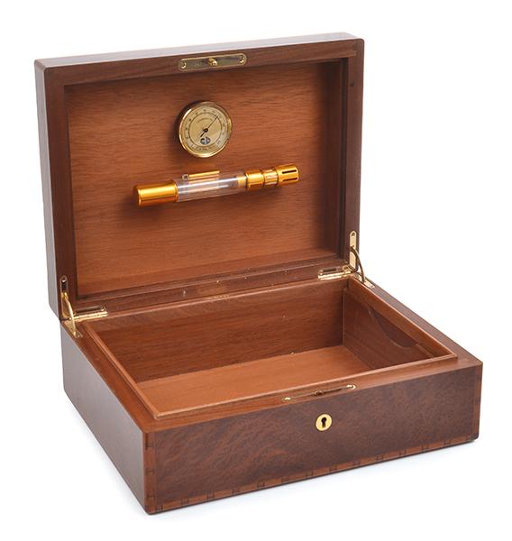 Appraisal: A HERMES LACQUERED BURL HUMIDOR x x cm