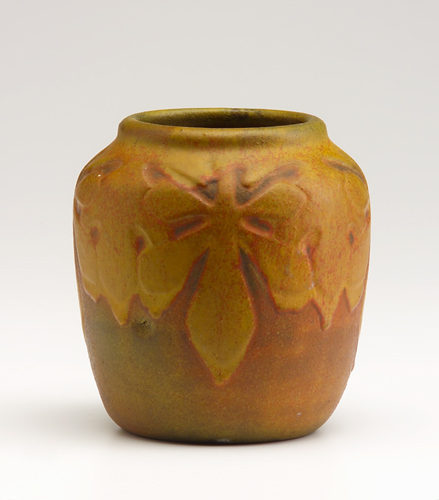 Appraisal: ARTHUR BAGGS MARBLEHEAD Early vessel incised with chestnut leaves covered