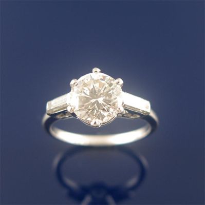 Appraisal: A diamond solitaire ring the brilliant cut diamond weighs approx