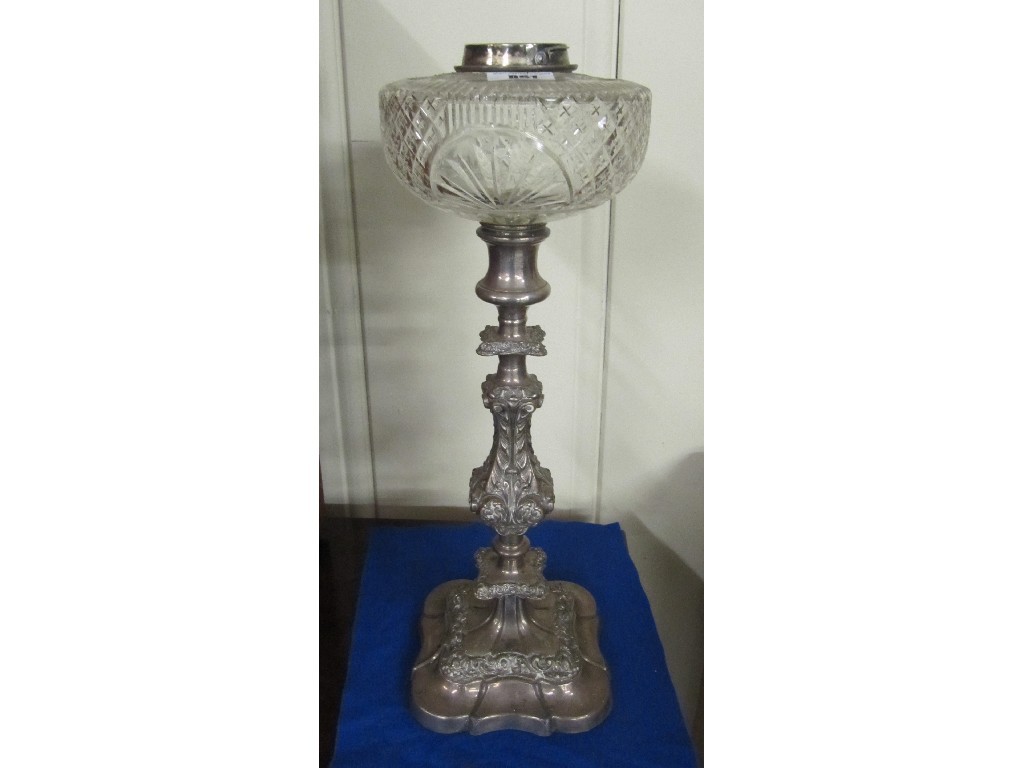 Appraisal: Plated mounted oil lamp