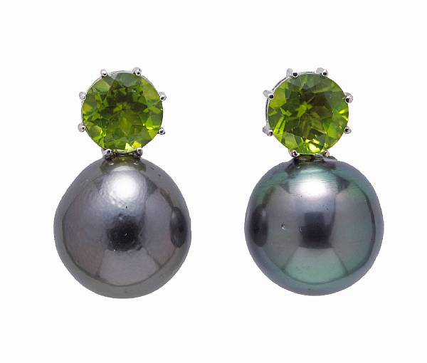 Appraisal: A pair of black South Sea cultured pearl and peridot