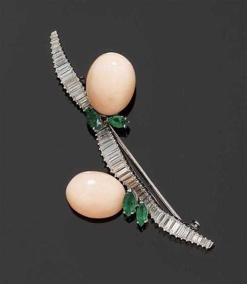 Appraisal: DIAMOND CORAL AND EMERALD BROOCH ca White gold Stylish wavy