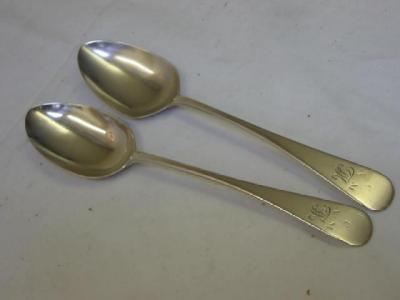 Appraisal: A PAIR OF SCOTTISH GEORGE III TABLESPOONS in Old English