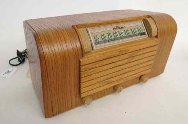 Appraisal: Vintage ''Hoffman'' radio