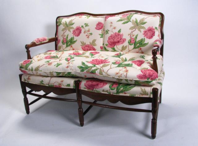 Appraisal: Early American style upholstered settee loose seat cushion Fruitwood finish