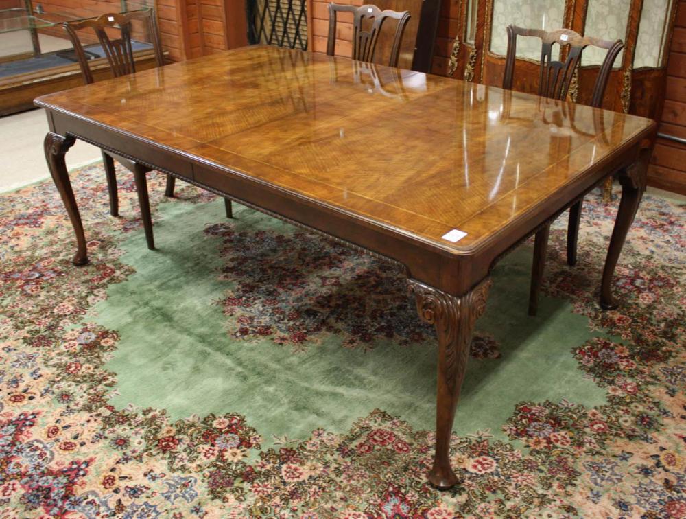 Appraisal: BAKER QUEEN ANNE STYLE MAHOGANY EXTENSION DINING TABLE WITH THREE