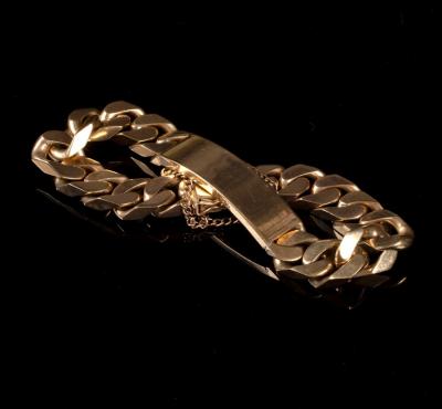 Appraisal: A gentleman's ct gold bracelet of flattened curb links with