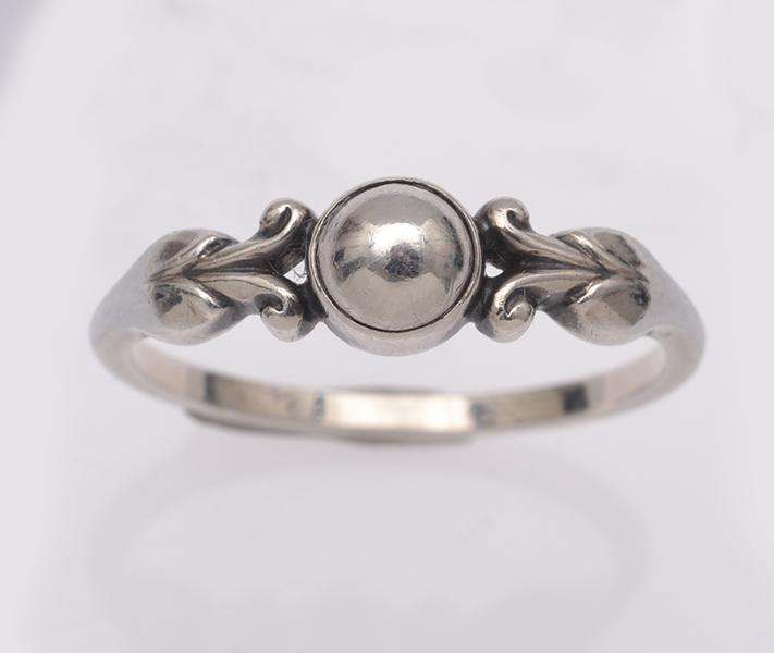 Appraisal: A GEORG JENSEN RING IN STERLING SILVER STYLE REFERENCE A