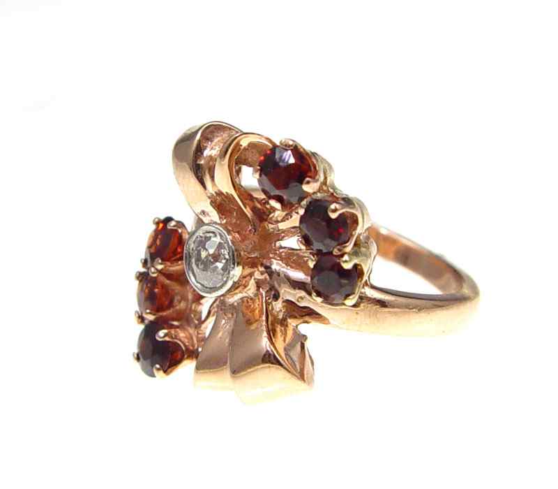 Appraisal: RETRO ROSE GOLD DIAMOND GARNET RING K rose gold ring