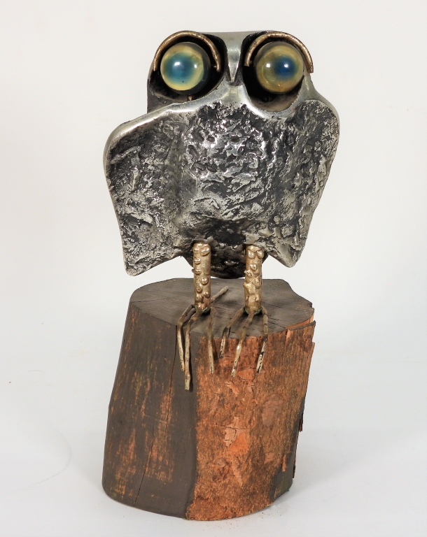 Appraisal: CURTIS JERE MCM MODERNIST METAL OWL SCULPTURE California China -