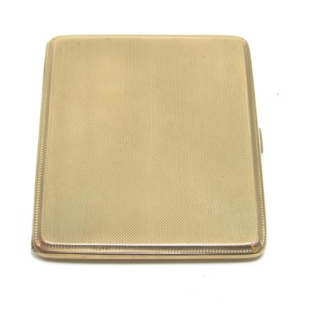 Appraisal: A 's ct gold cigarette case of rounded rectangular form